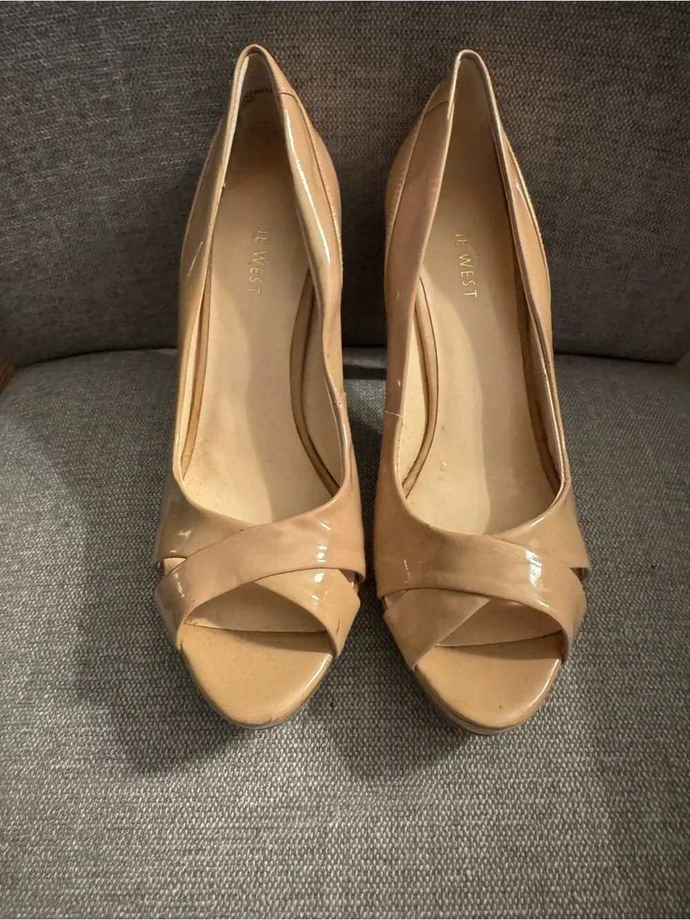 Nine West Nude Patent Leather Peep-Toe Platform Heels – Size 7